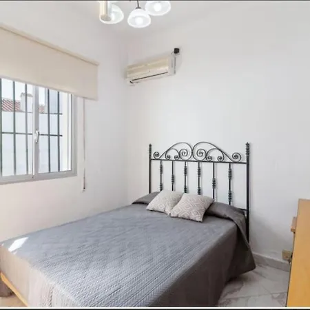 Casa Mata Cerca De Paseo Maritimo Antonio Banderas Holiday home Malaga